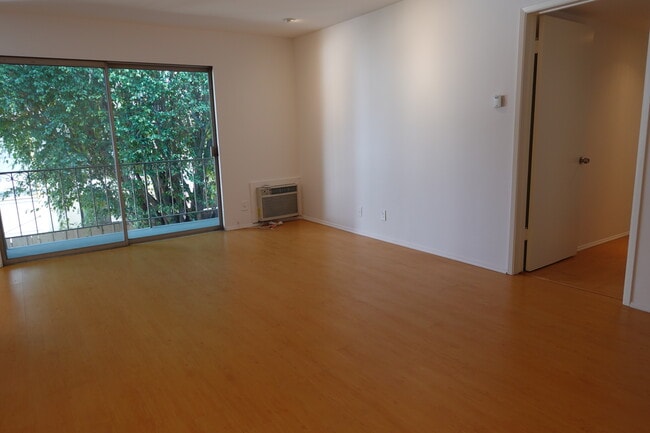 Photo - 546 N Flores St Unit 6