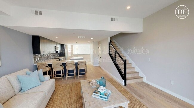 Photo - 3135 Hugo St