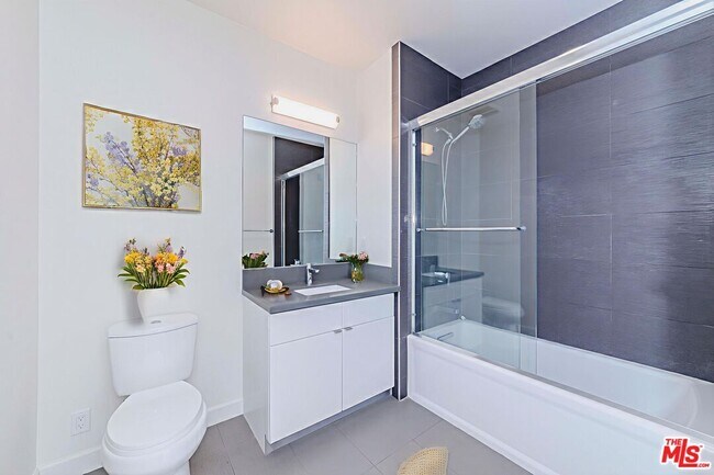 Photo - 105 S Mariposa Ave Unit 509