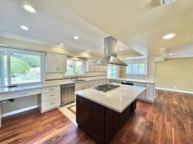 Photo - Prestigious Home In Beautiful Del Cerro ~ 5 Bedroom / 3 Bathroom House!!!