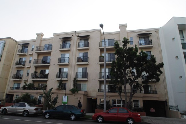 Photo - 1422 - 1432 7th