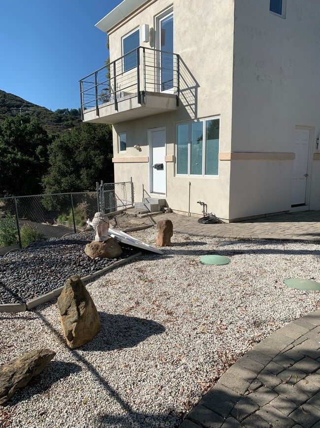 Building Photo - 21154 Saddle Peak Rd Unit studio