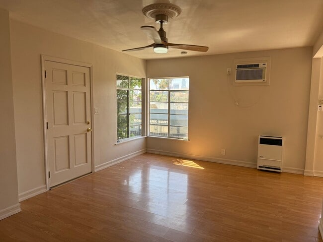 Photo - 1313 Douglas St Unit 1315 Douglas St