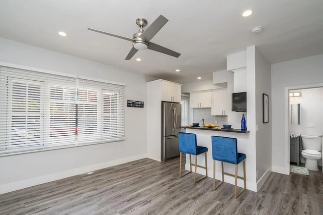 Photo - 405 W 3rd St Apartment Unit A