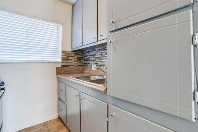 Photo - 2425 S Ridgeley Dr Unit 01