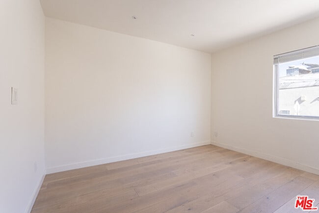 Photo - 1313 Ocean Front Walk Unit 18