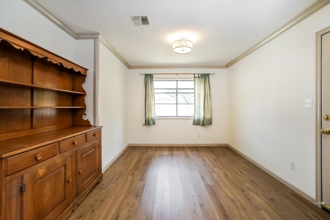 Photo - 6500 Lockhurst Dr