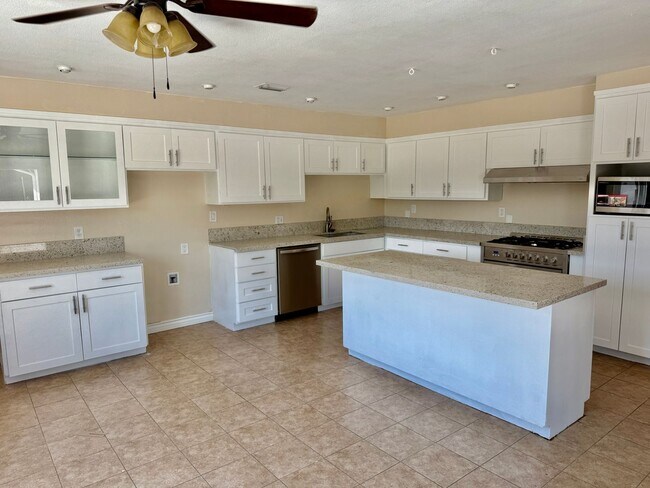 Photo - Large Single Story Home w/Loft