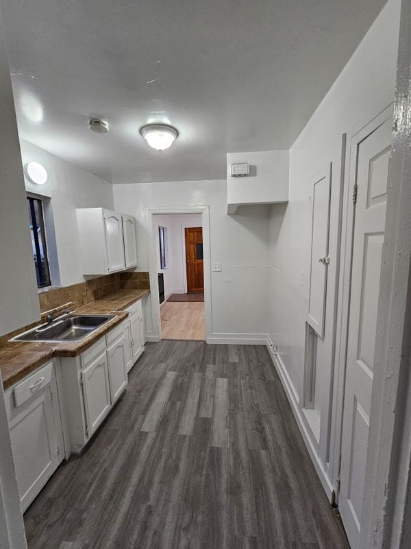 Photo - 713 1/2 West 57th Street