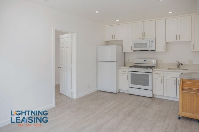 Building Photo - 1673 West Blvd