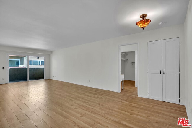 Photo - 620 N Kenwood St Unit 209