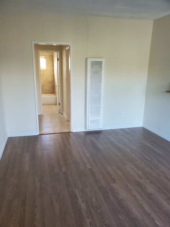 Photo - Commonwealth Apartments