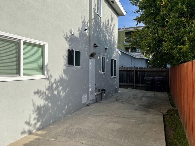 Photo - Temple Unit A - Downstairs