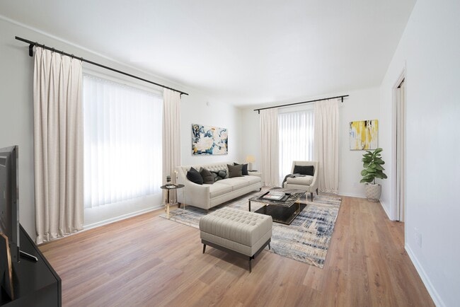 Building Photo - 729 Gayley Ave Unit 301