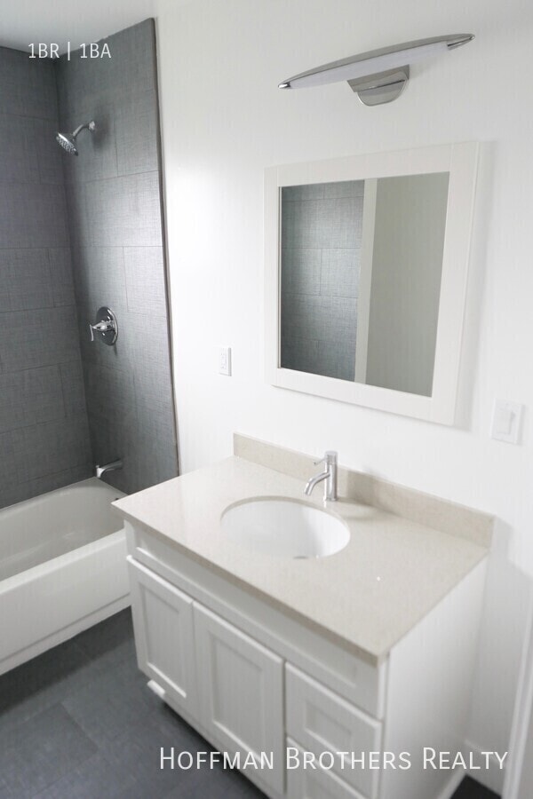 Photo - 925 1/2 W 41st Dr Unit A