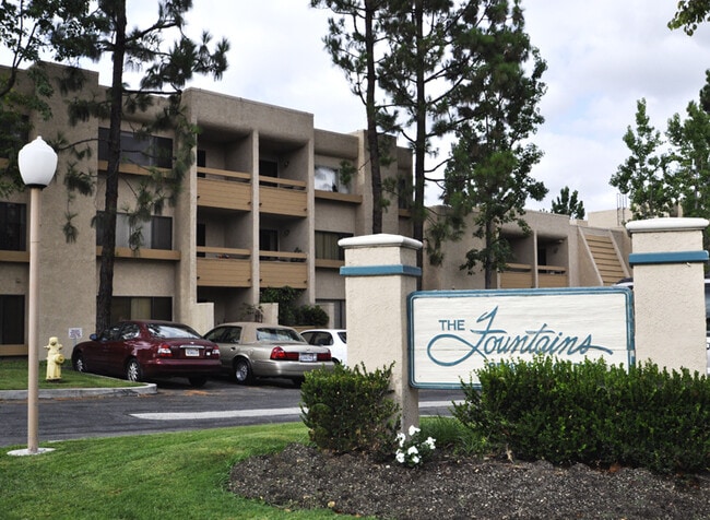 Building Photo - Condo in The Fountains Senior Community of...