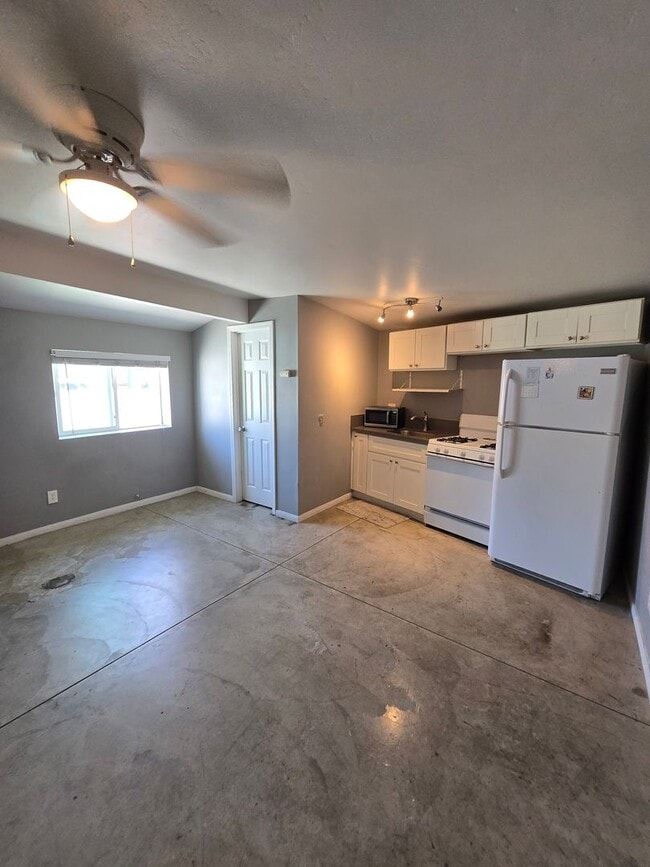 Building Photo - Recessed 1Bd/1Ba in Normal Heights w/ SOLAR + Private Gated Yard!! Unit 4669 1/2 35th St