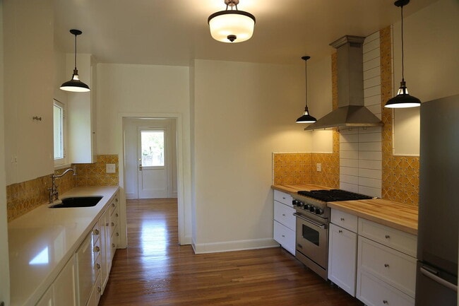 Photo - Charming 3-Bedroom Haven in Santa Barbara's Heart with Spacious Living!