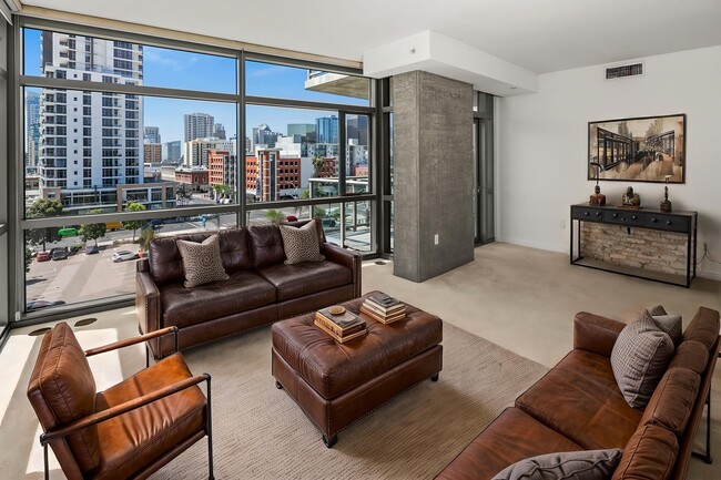 Photo - 800 The Mark Ln Unit 610