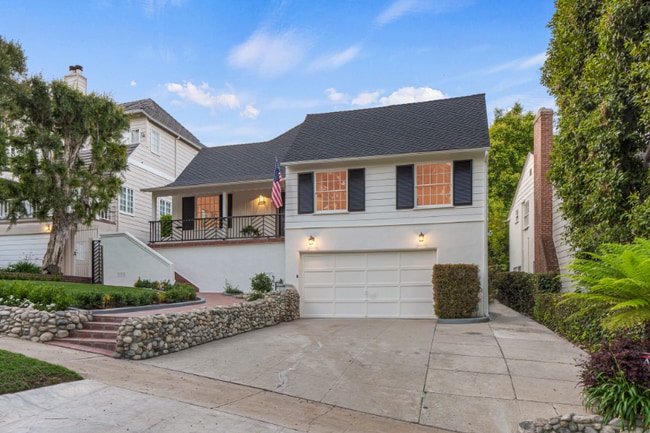 Photo - 10527 Le Conte Ave