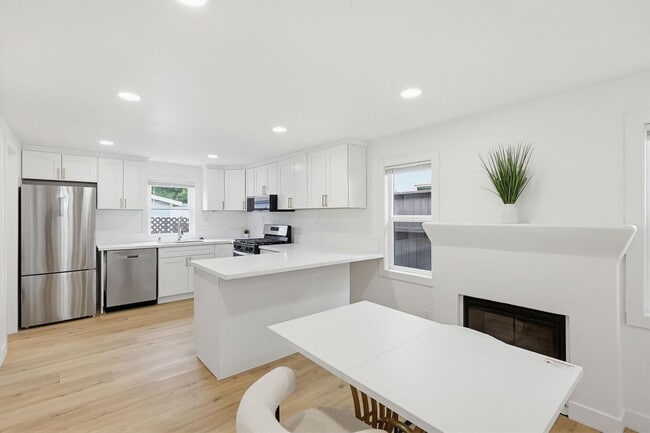 Photo - Brand new renovated 2+1 in Ocean Beach. Includes parking and laundry Unit 4853
