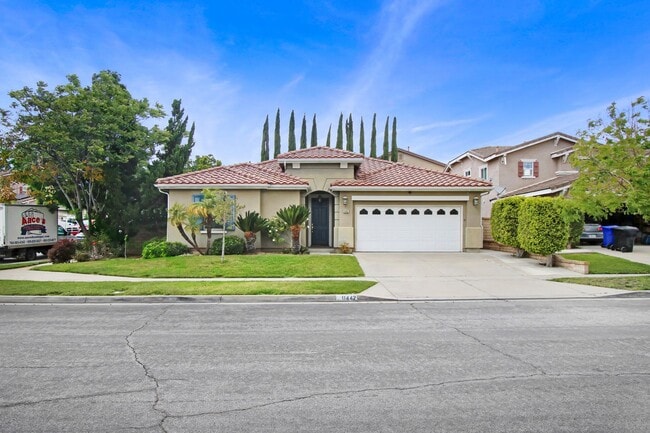 Building Photo - Beautiful 3 Bedrooms 2 Baths Home located in Rancho Cucamonga.