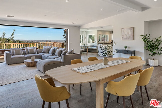 Photo - 2612 Carman Crest Dr