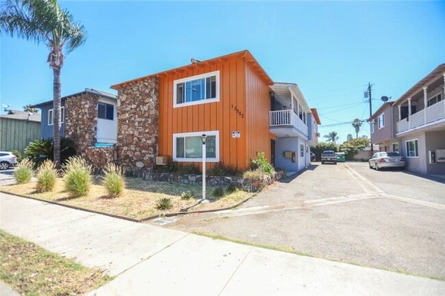 Building Photo - 12562 Brookshire Ave Unit 2 Rental