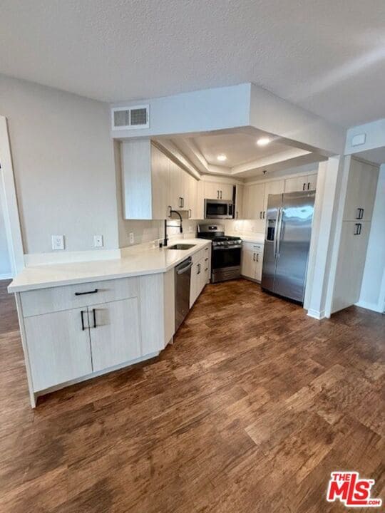 Building Photo - 7660 Beverly Blvd Unit 324