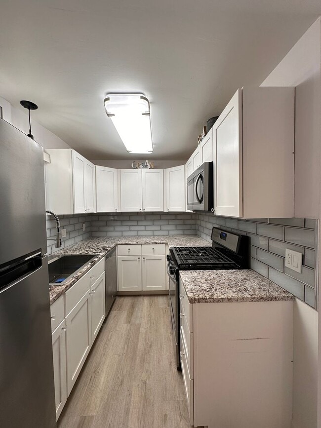 Fully Renovated 2 Bedroom Beach House! MUS... - Fully Renovated 2 Bedroom Beach House! MUS...