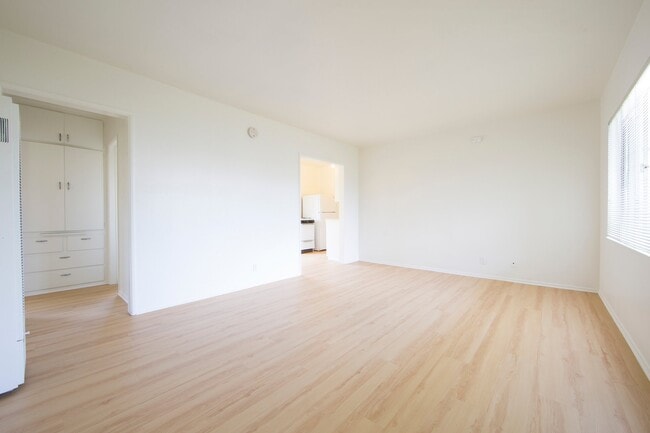 Photo - 667-669-669 Levering Ave Unit 15