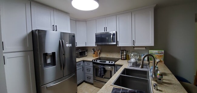 kitchen - 3955 Faircross Plz Unit 67