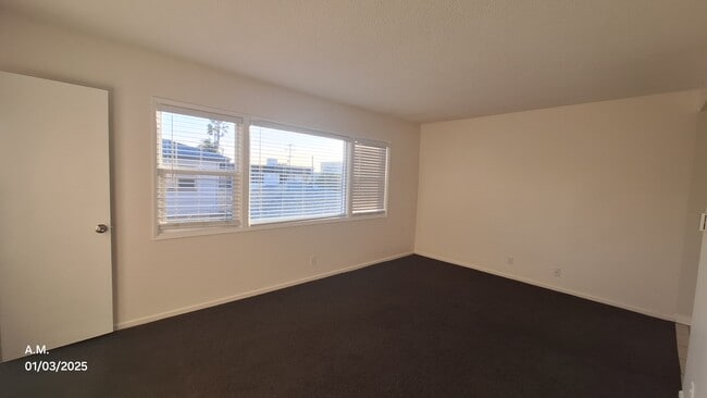 Photo - 912 N Market St Unit 2