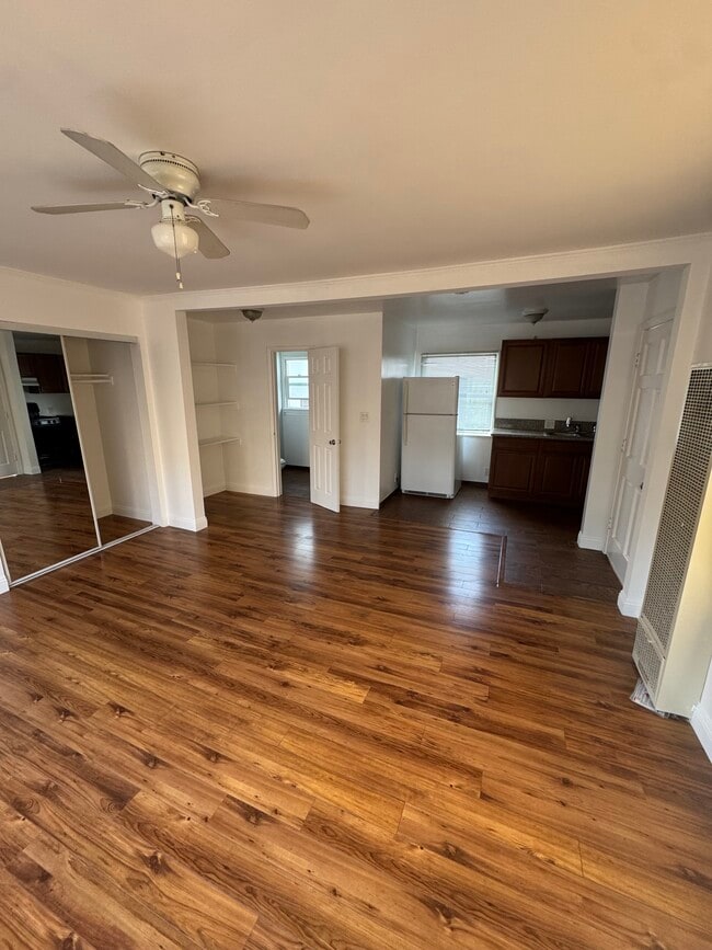 Photo - 655 Westmount Dr Unit 655 1-4