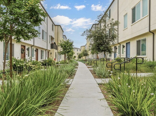 Photo - $4,500 - 4 Bed / 3.5 Bath Townhome in La Brisa Community of San Ysidro Unit 163