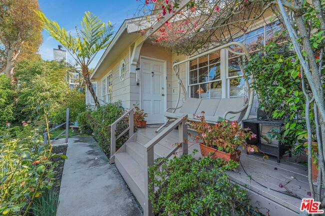 Photo - 3331 Bennett Dr