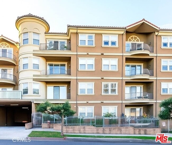 Photo - 917 S New Hampshire Ave Unit 102