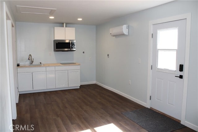 Photo - 5776 Katherine St