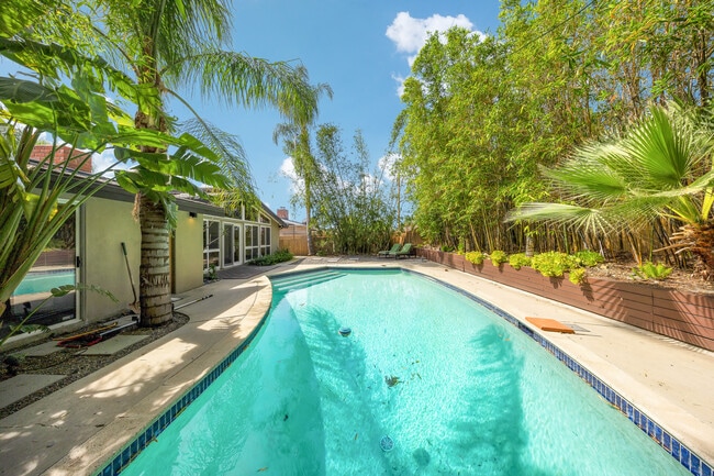 Building Photo - 16439 Kingsbury St