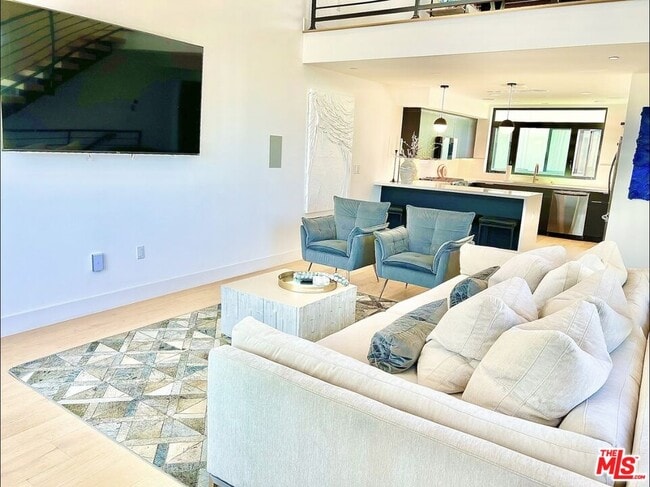 Photo - 11326 Victory Blvd