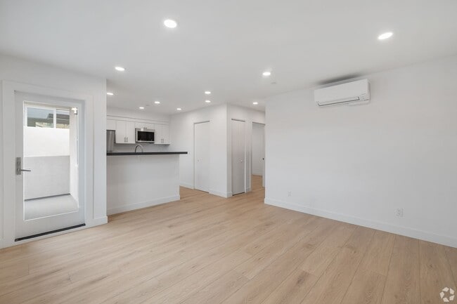 Photo - The Gardens on Bancroft