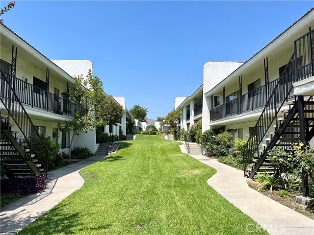 Photo - 755 E Date St