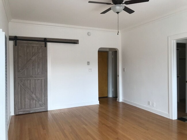 Photo - 1976 Hillhurst Ave Unit 6