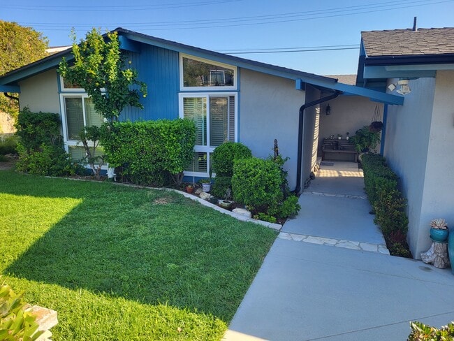 Photo - 5027 Elmdale Dr House