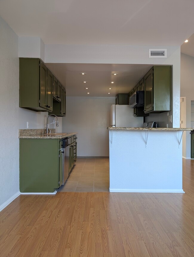 Kitchen - 5530 Thornburn St Unit 204
