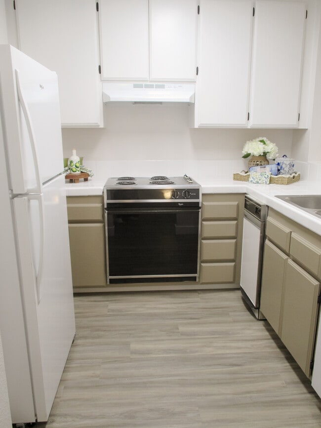 Plan C 2BA, 2BA Kitchen - Genesee Park