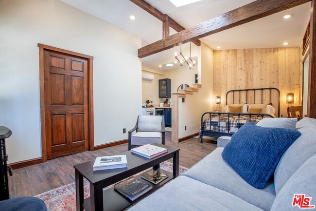 Photo - 1722-1722 1/2 N Stanley Ave