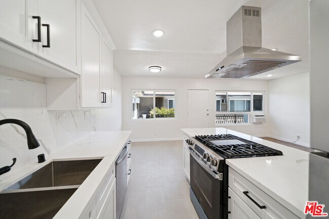 Photo - 7209 Willoughby Ave Unit 9