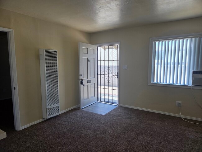 Living Room - 318 W Cypress Ave