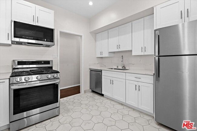 Photo - 9689 W Olympic Blvd